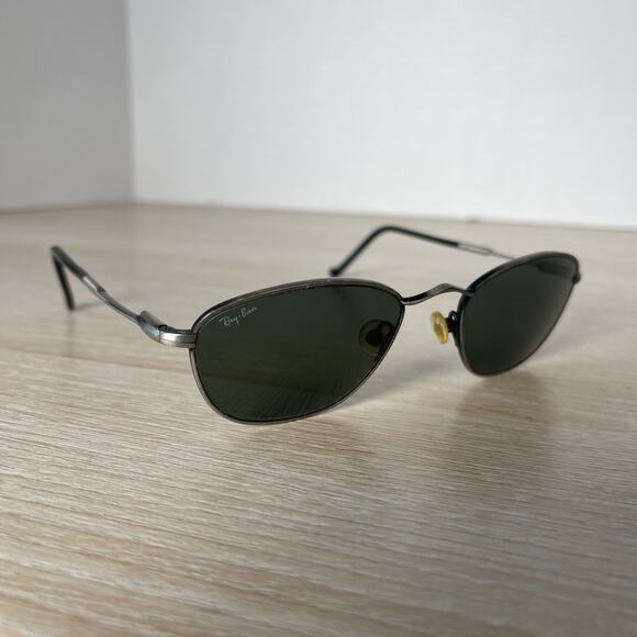 Vintage B&L Ray-Ban W2975 Sunglasses Green Lenses Gunmetal READ - Picture 1 of 16